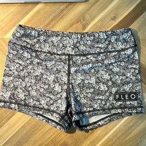FLEO 3.25” shorts - size S